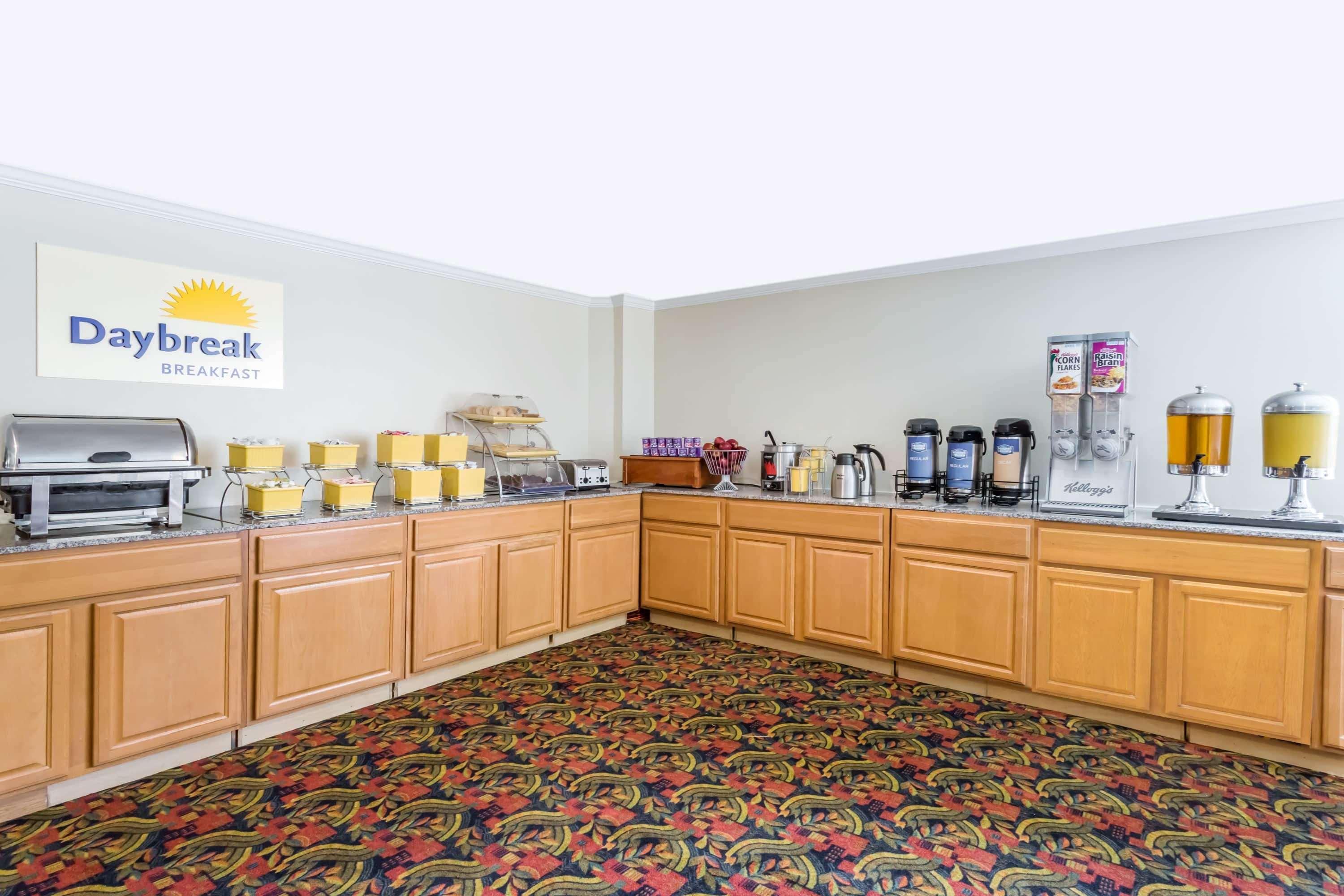 Days Inn By Wyndham Williamsburg Historic Area Экстерьер фото