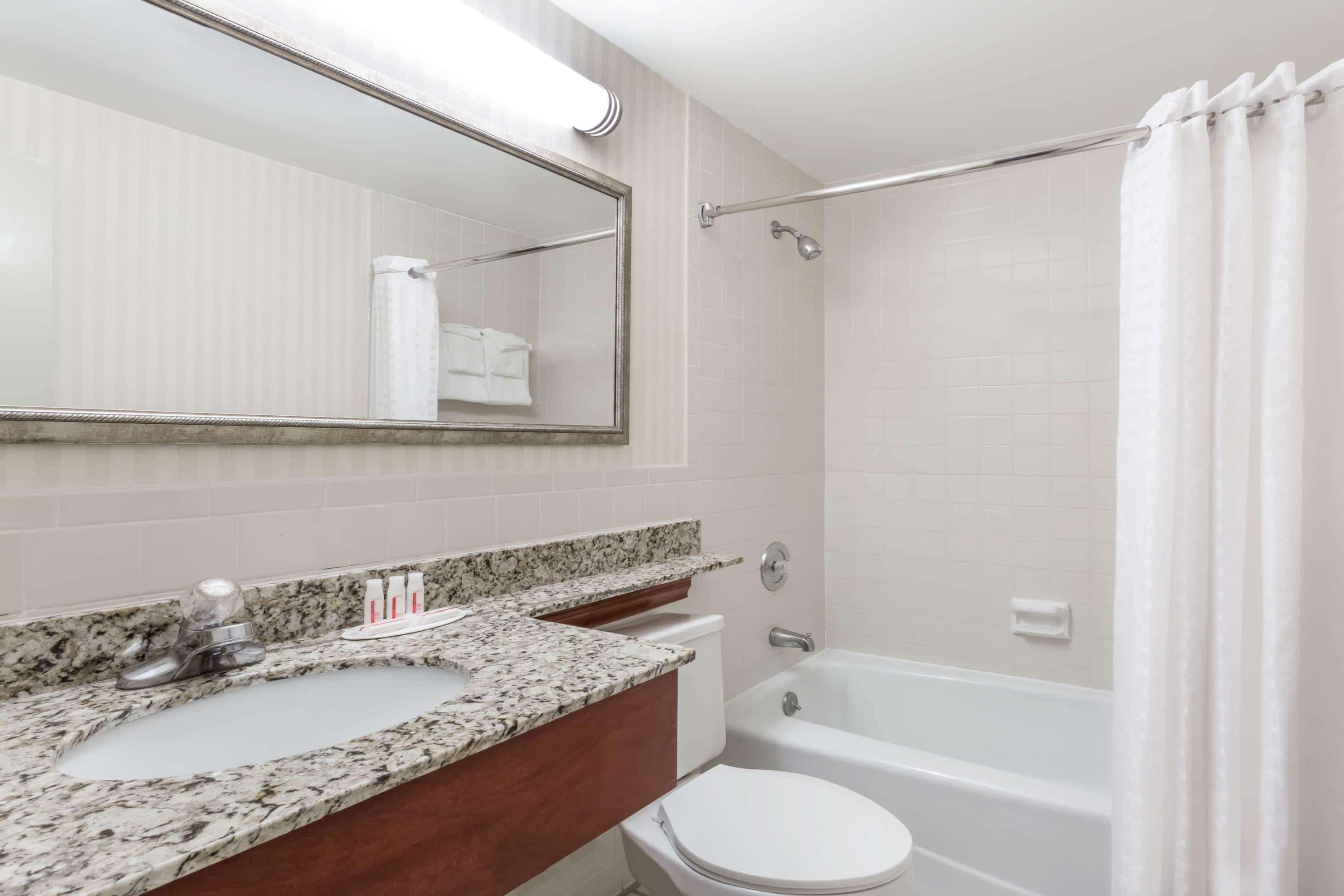 Days Inn By Wyndham Williamsburg Historic Area Экстерьер фото