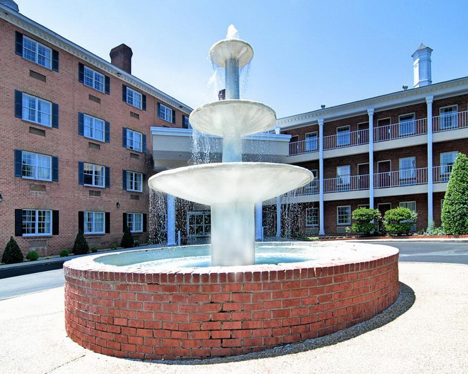 Days Inn By Wyndham Williamsburg Historic Area Экстерьер фото