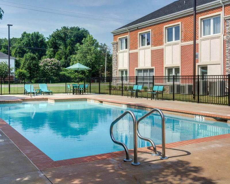 Days Inn By Wyndham Williamsburg Historic Area Экстерьер фото